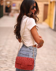 Sac pochette Gabin terracotta tressé et chaîne dorée (vue 5)