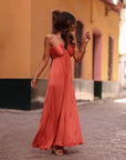Robe femme terracotta longue satinée dos nu à nouer bretelles halter Zélia