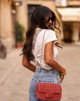 Sac pochette Gabin terracotta tressé et chaîne dorée (vue 3)
