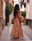 Robe longue Pénélope beige, fleurs rouges et lurex doré (vue 3)