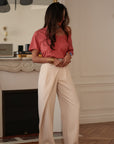 Pantalon femme beige coupe asymétrique taille élastique fluide (vue 6)