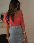 T-shirt femme terracotta à col V et manches courtes. (vue 2)