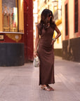Robe femme marron longue col rond avec fronces et fentes latérales Maia