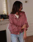 Veste femme en jean rose foncé zippée avec poches (vue 6)