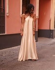 Robe femme beige longue satinée fluide à bretelles perles dorées Rozane