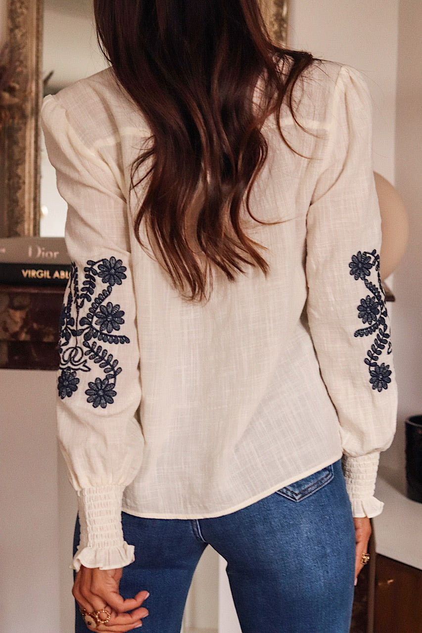 Blouse Monica brodée écru et marine