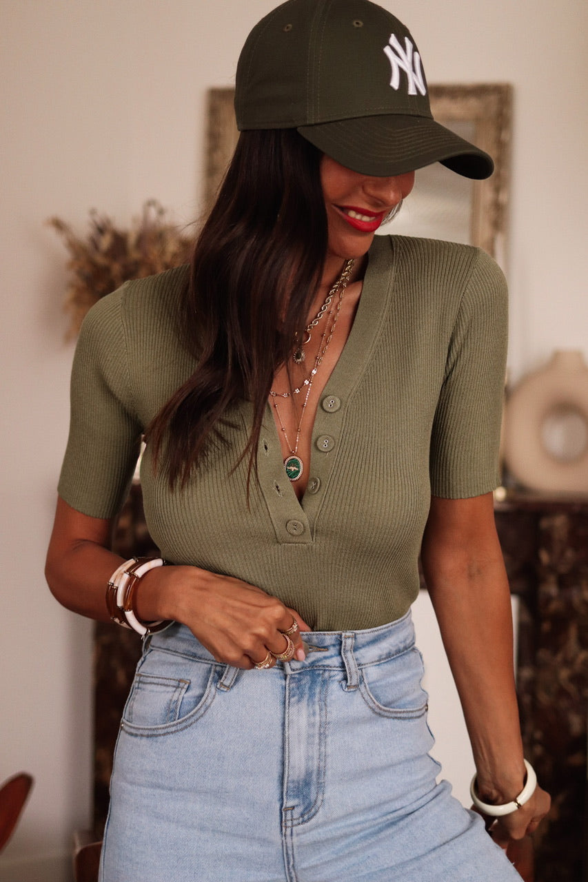 Top Andie kaki