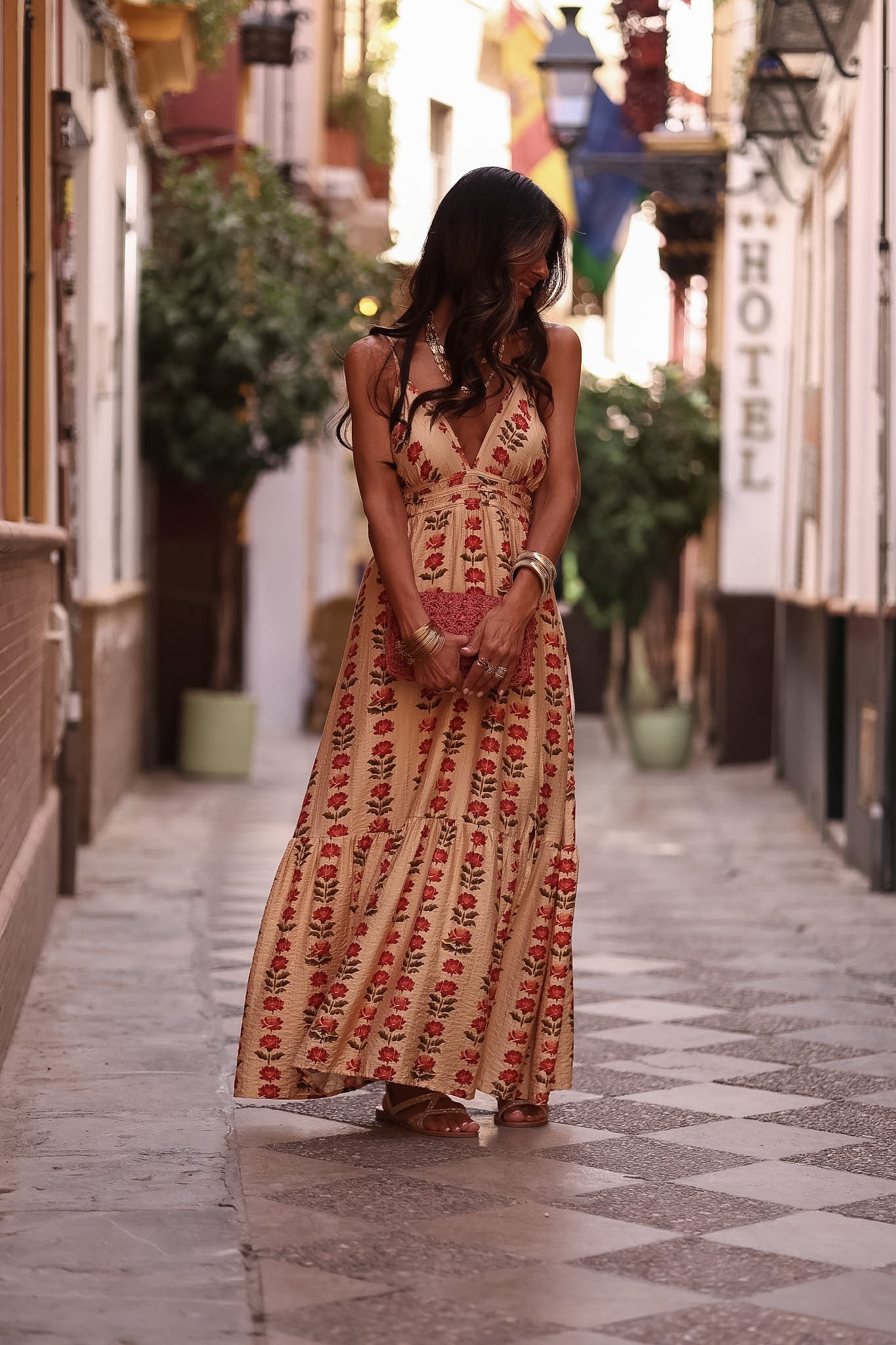 Robe longue Pénélope beige, fleurs rouges et lurex doré (vue 6)