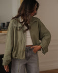 Veste femme kaki en jean coton zip casual – coupe courte (vue 6)
