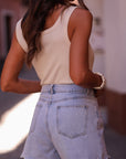 Short femme en jean bleu clair taille haute avec bord brodé Sohan (vue 5)