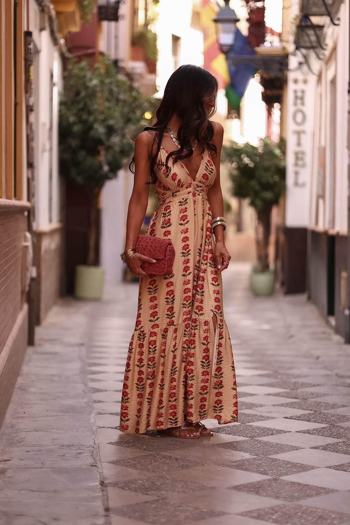 Robe longue Pénélope beige, fleurs rouges et lurex doré (vue 4)