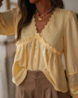 Blouse femme jaune Laya à manches longues en dentelle col V (vue 7)