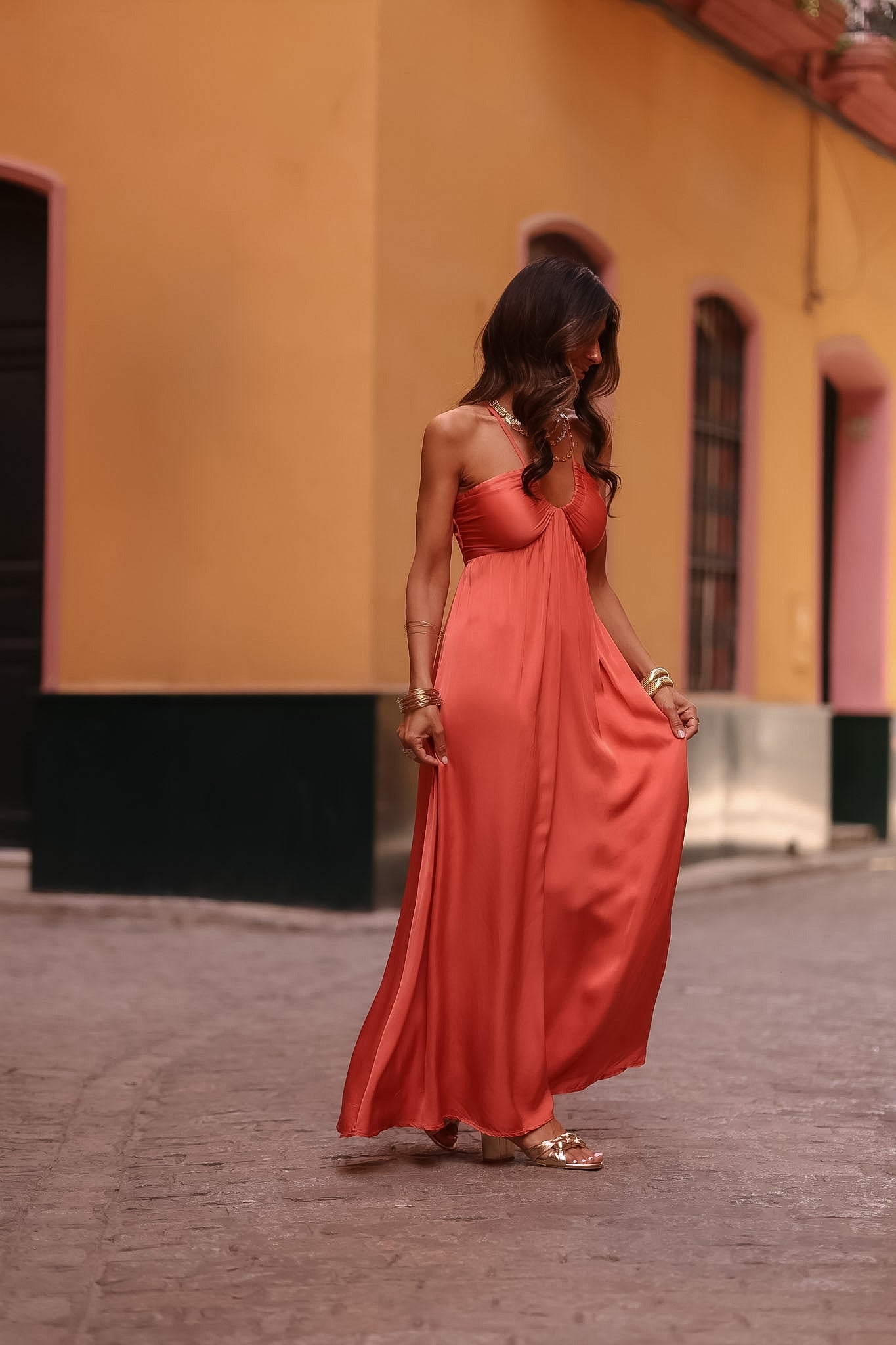 Robe longue Zélia terracotta satinée, dos nu à nouer (vue 3)