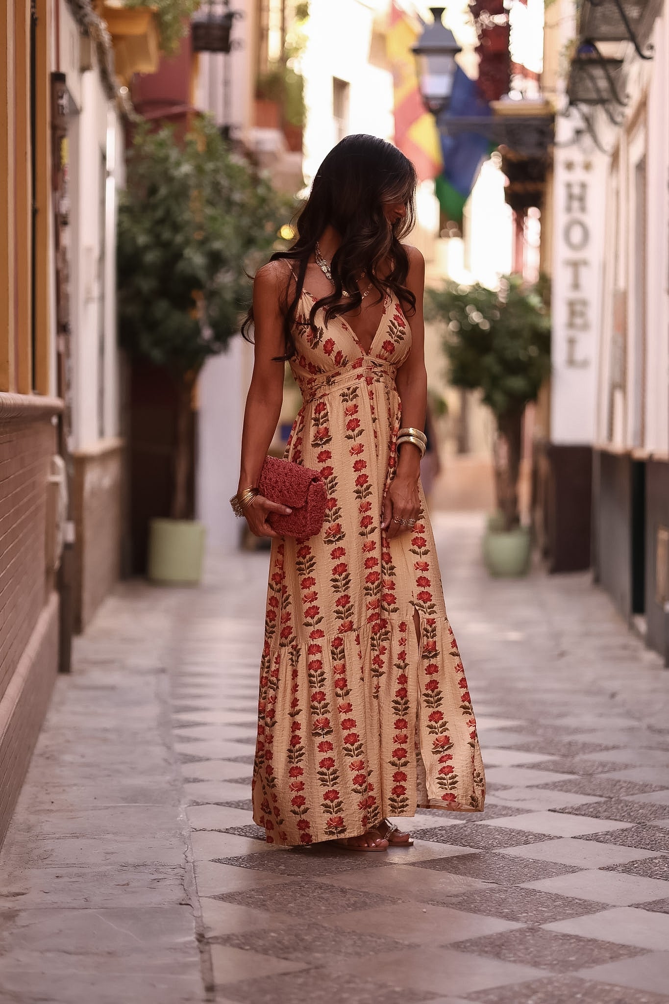 Robe longue Pénélope beige, fleurs rouges et lurex doré (vue 7)