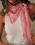 Bandana femme rose imprimé grand foulard (vue 3)