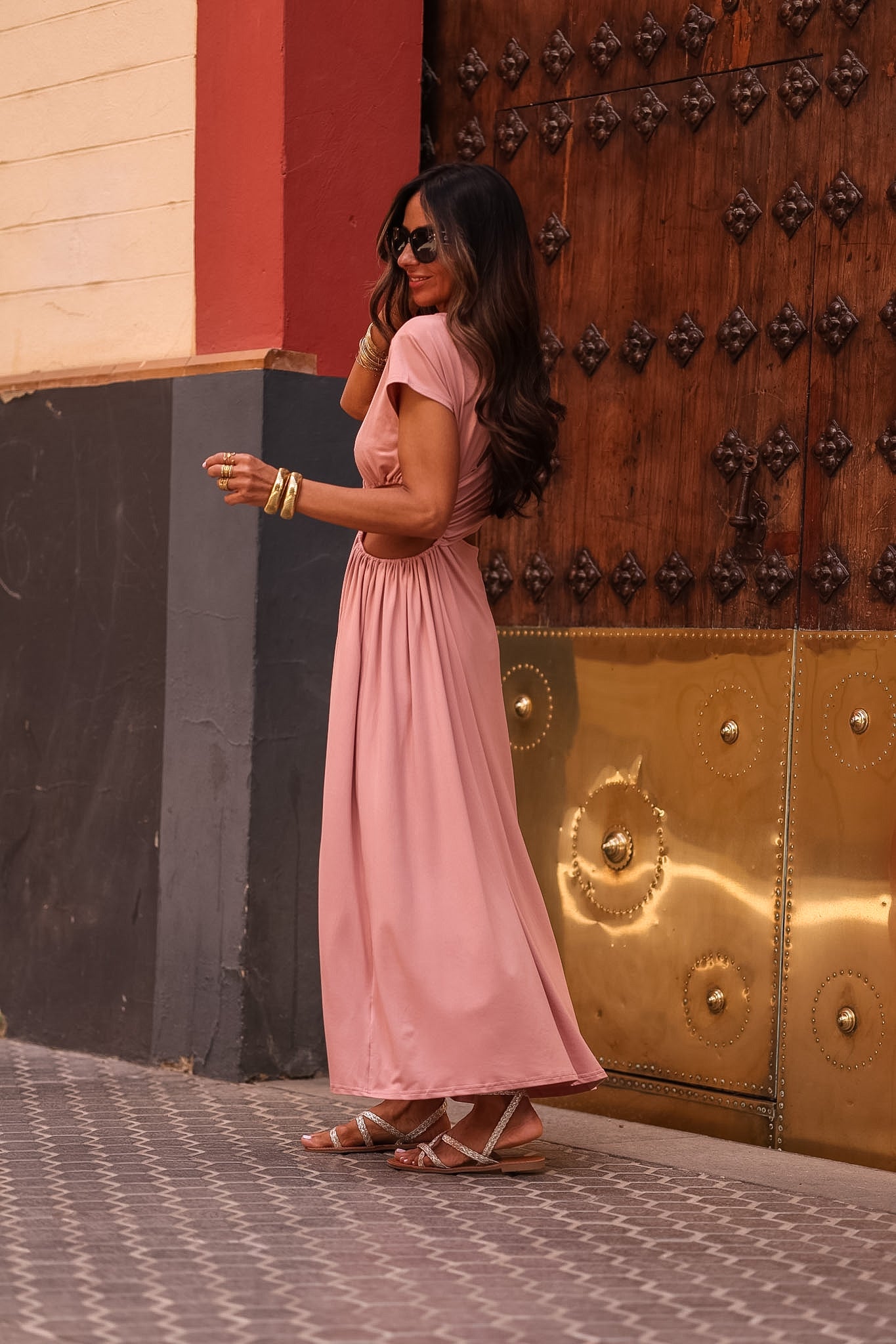 Robe femme rose asymétrique à fente manches courtes Roma (vue 8)