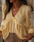Blouse femme jaune Laya à manches longues en dentelle col V (vue 5)