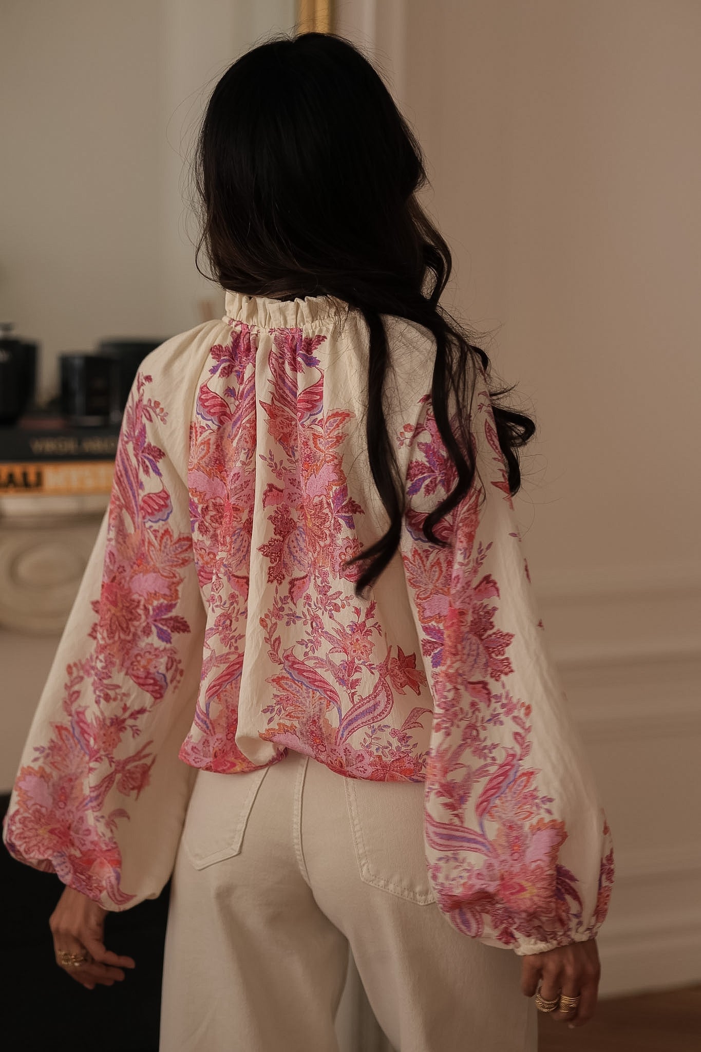 Blouse femme fluide écru rose à motifs floraux manches longues (vue 9)