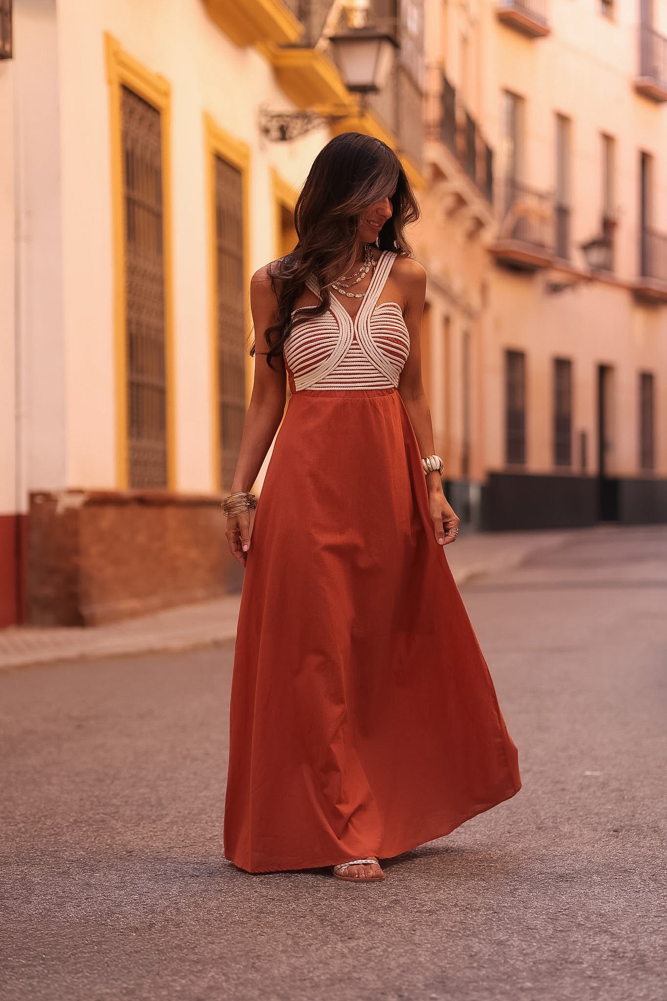 Robe femme longue terracotta avec haut à cordes écrues (vue 7)