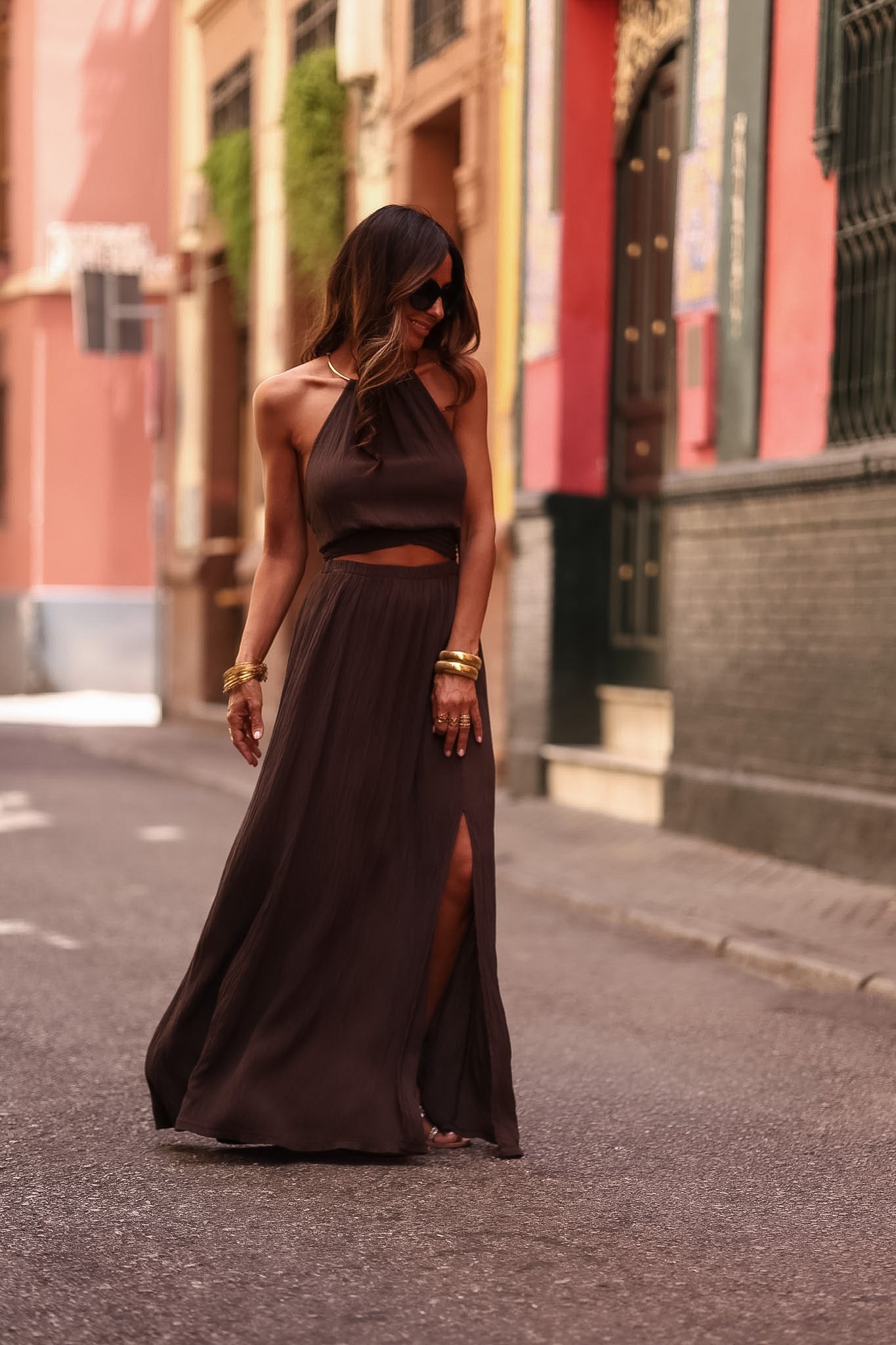 Ensemble Diane chocolat, jupe longue et top dos nu doré (vue 2)