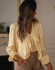 Blouse femme jaune Laya à manches longues en dentelle col V (vue 6)