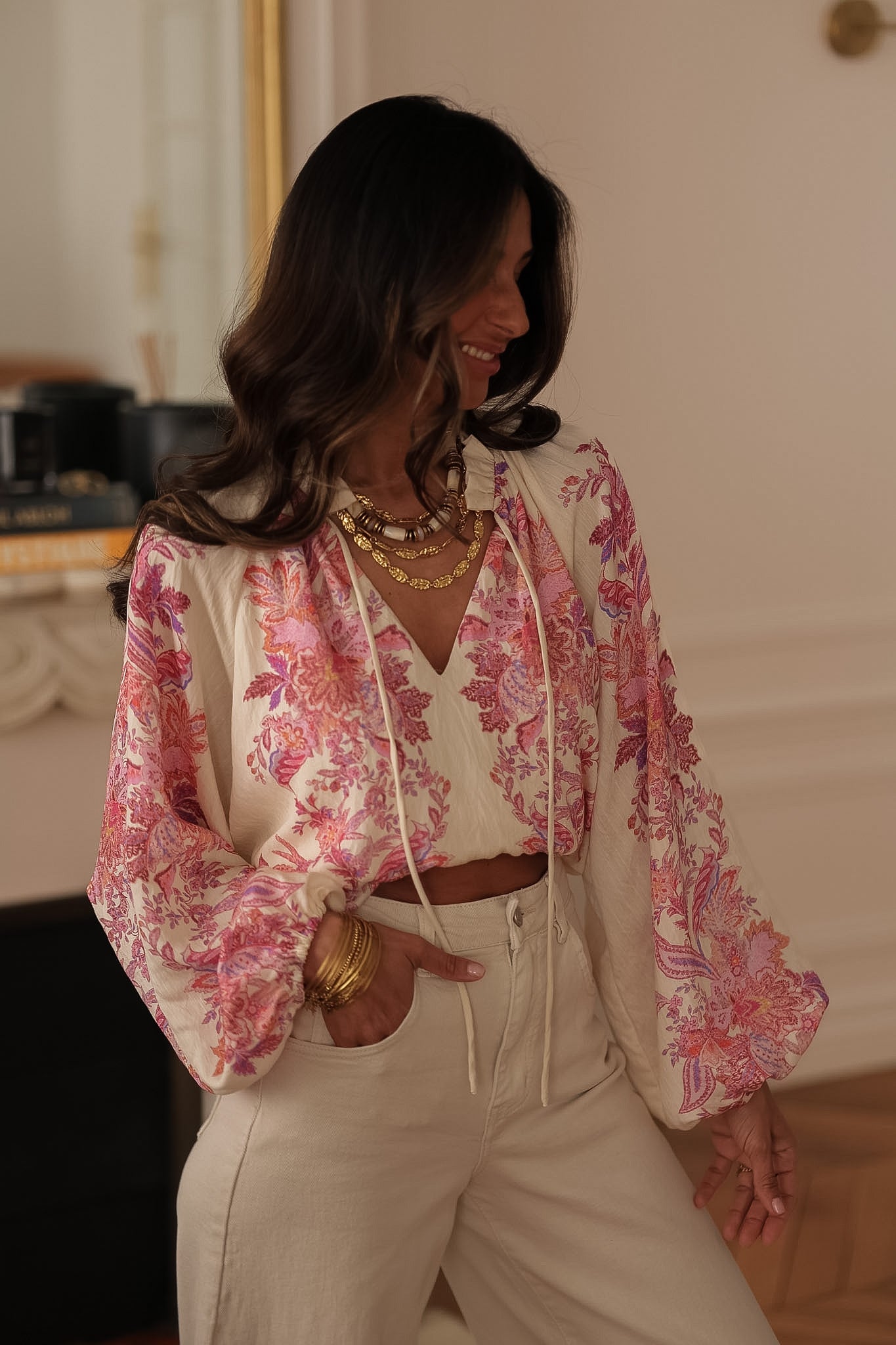 Blouse femme fluide écru rose à motifs floraux manches longues (vue 8)
