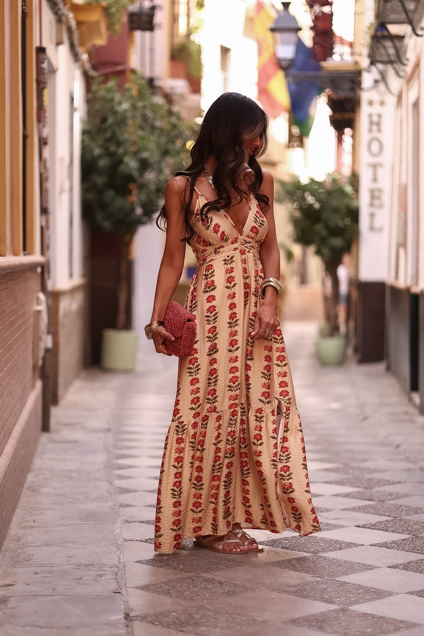 Robe longue Pénélope beige, fleurs rouges et lurex doré (vue 2)