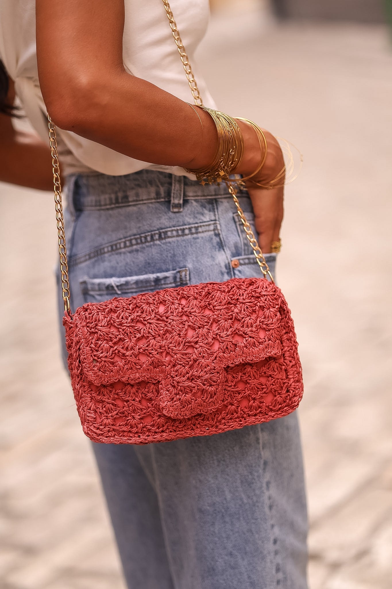 Sac pochette Gabin terracotta tressé et chaîne dorée (vue 4)