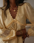 Blouse femme jaune Laya à manches longues en dentelle col V (vue 3)