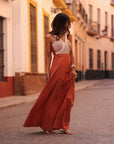 Robe Calypso longue terracotta avec haut à cordes écrues