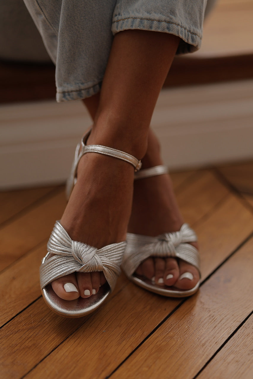 Sandales femme argentées à talon 6 cm, confortables avec semelle cuir