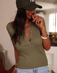 Top Andie kaki