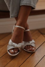 Sandales femme argentées à talon 6 cm, confortables avec semelle cuir